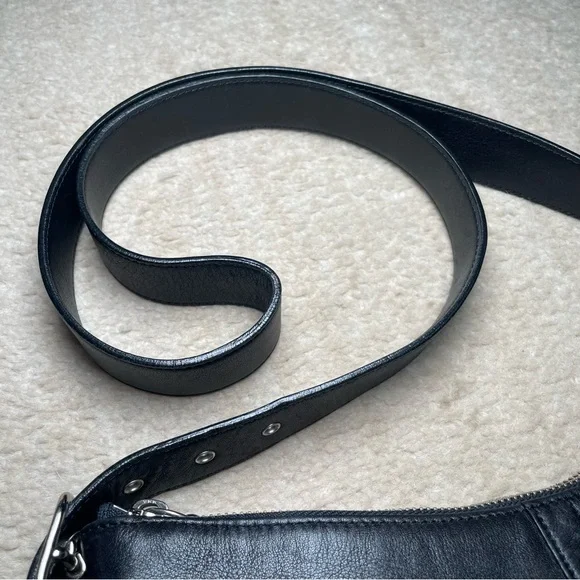 Coach Slim Duffle 9326 in Black - Picture 4 of 13